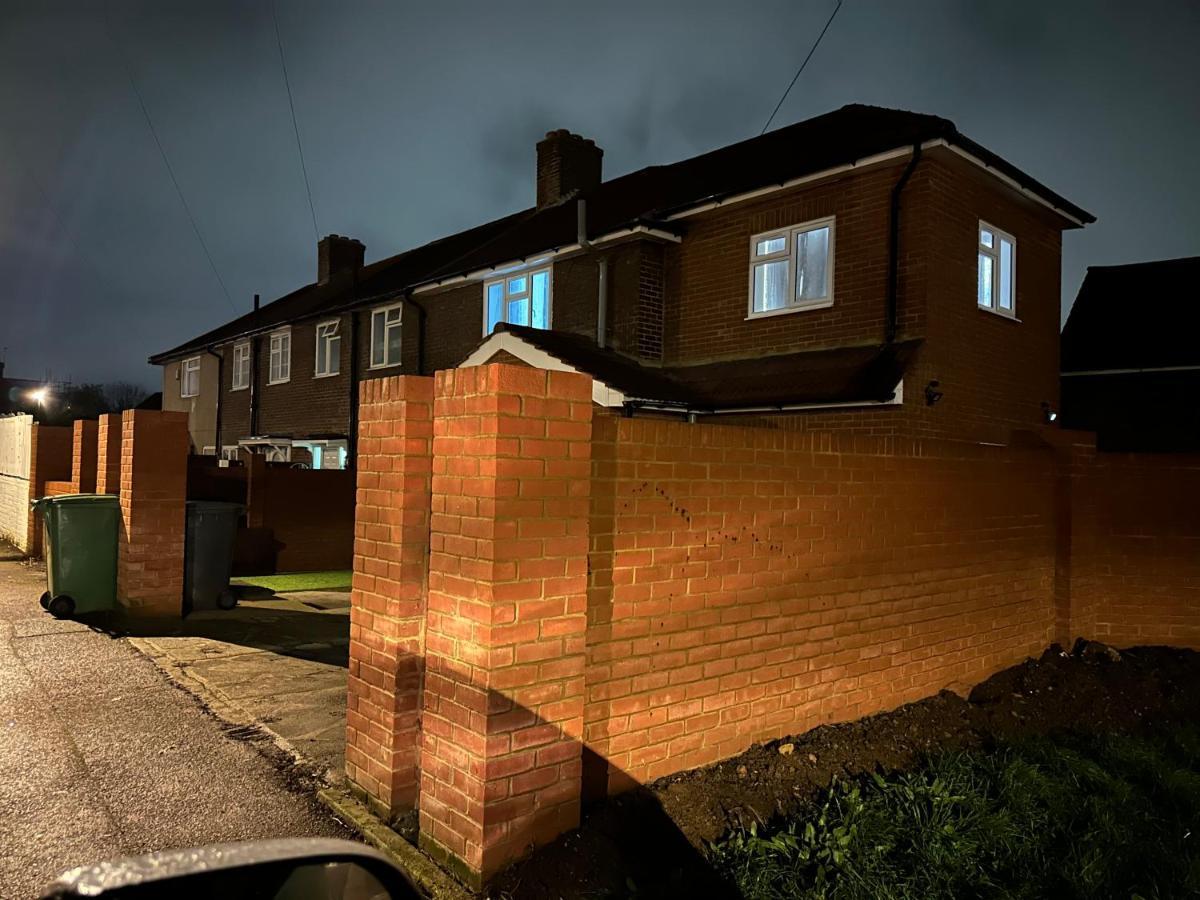 3Rd Studio Flat With Private Toilet And Bathroom Setup For Family Enjoyment 134 Keedonwood Road Bromley Esterno foto